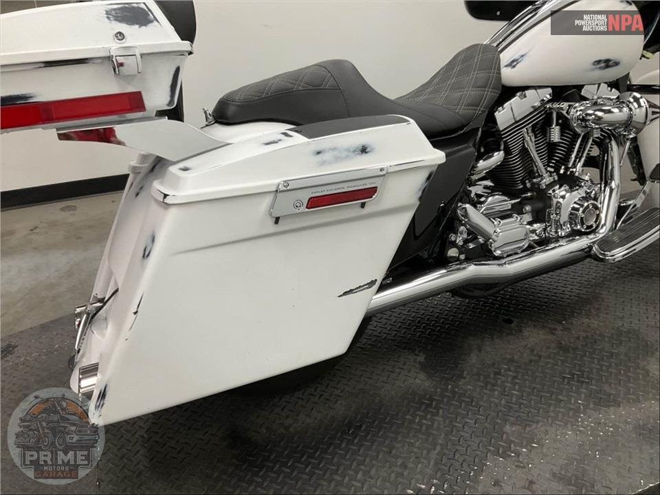 2006 Harley-Davidson FLHXI STREET GLIDE — фото 38