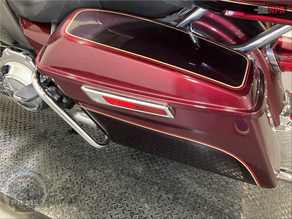 2015 Harley-Davidson FLHTCUL ULTRA CLASSIC LOW — фото 32