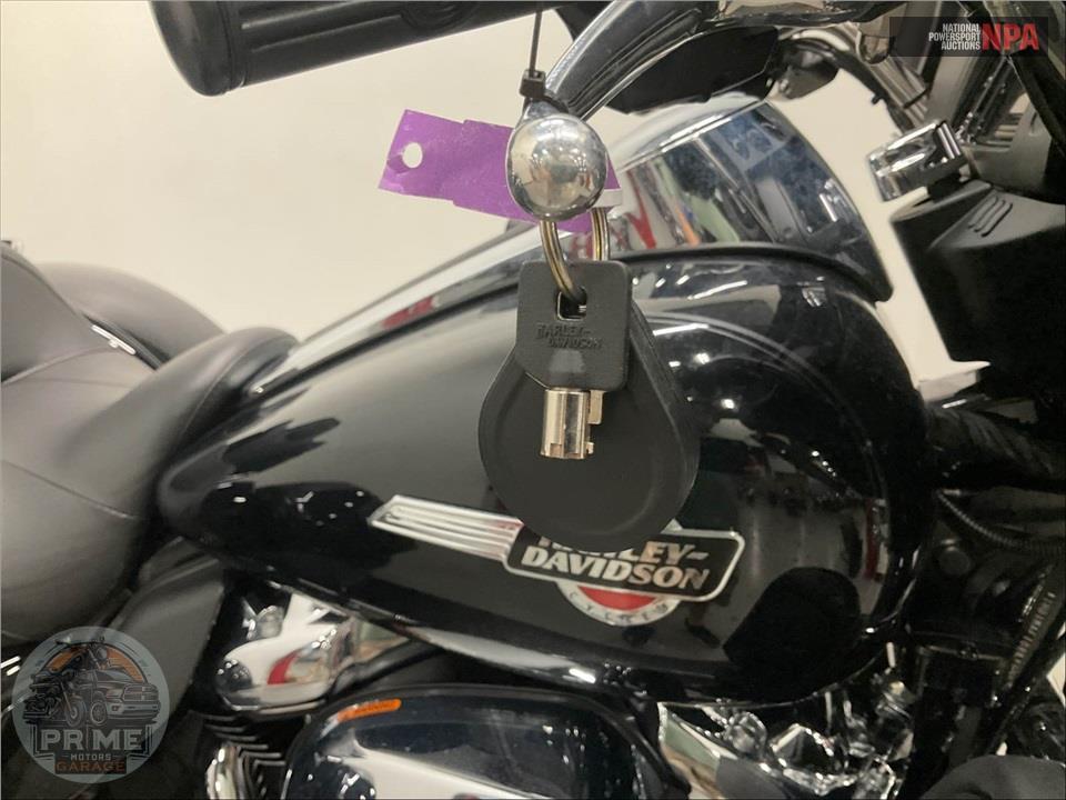 2024 Harley-Davidson FLHTCUTG TRI GLIDE ULTRA CLASSIC — фото 11