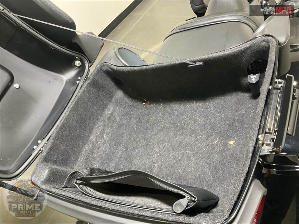 2023 Harley-Davidson FLHTK ELECTRA GLIDE ULTRA LIMITED — фото 22