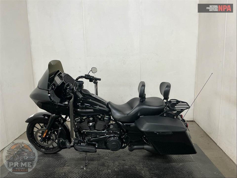 2018 Harley-Davidson FLTRXS ROAD GLIDE SPECIAL — фото 3