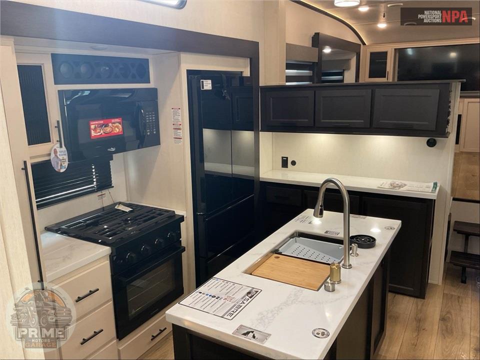 2025 Sabre By Forest River M-37FLH - FIFTH WHEEL SERIES — фото 9