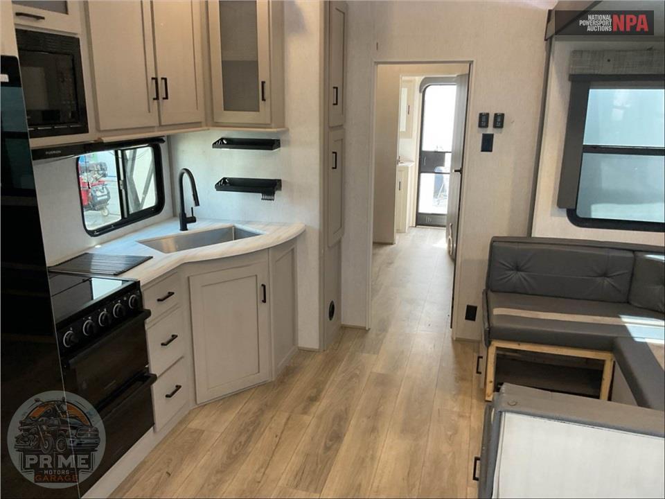 2023 Wildwood By Forest River M-356QB - HERITAGE GLEN FIFTH WHEEL SERIES — фото 8