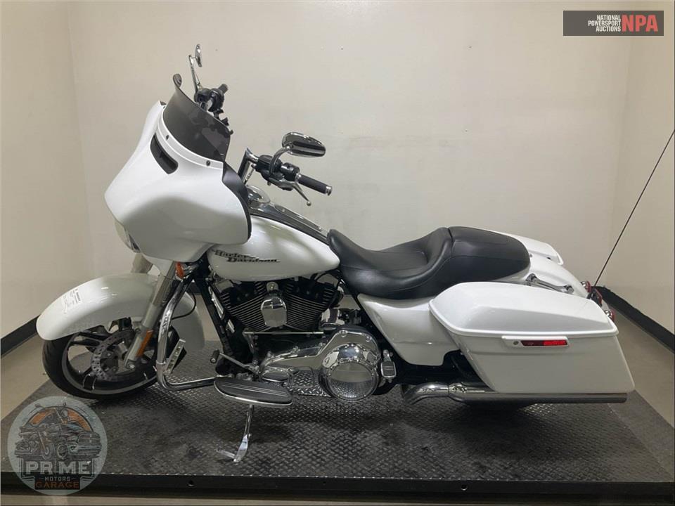2016 Harley-Davidson FLHX STREET GLIDE — фото 3