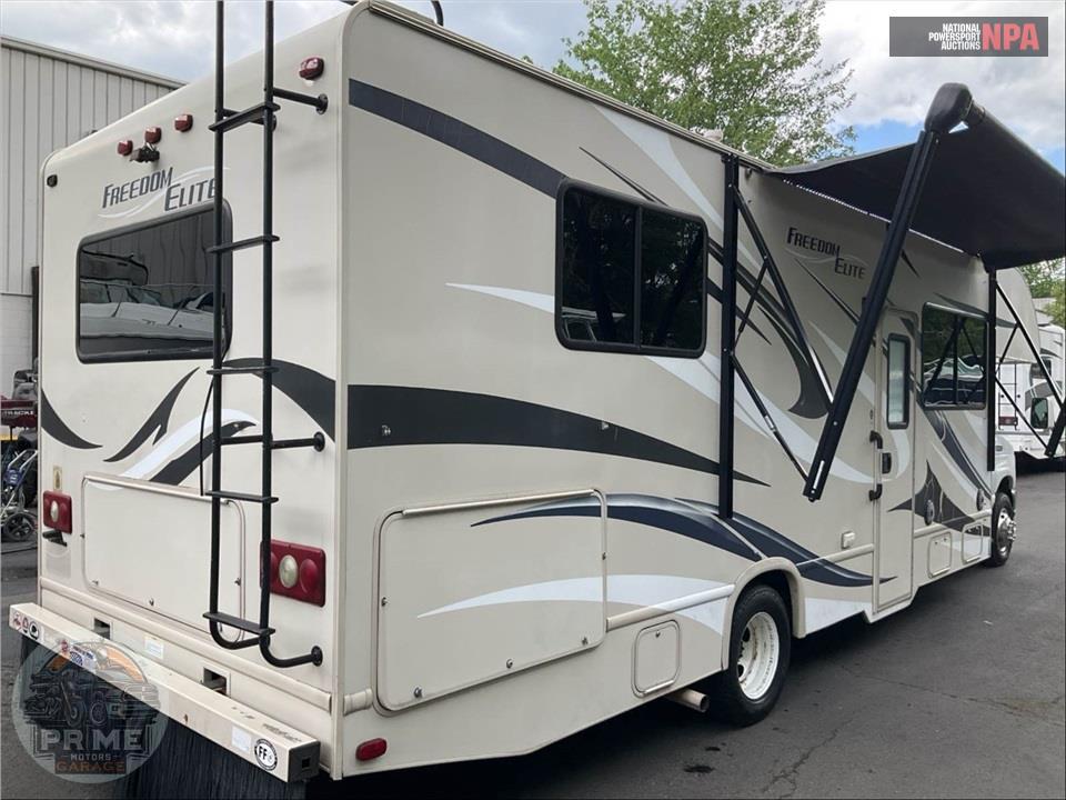 2015 Thor Motor Coach M-28H E450-V10 - FREEDOM ELITE SERIES — фото 3