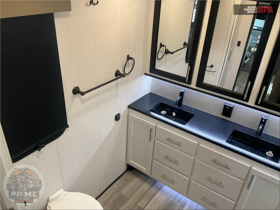 2024 Cedar Creek M-380MUD - FIFTH WHEEL SERIES — фото 17