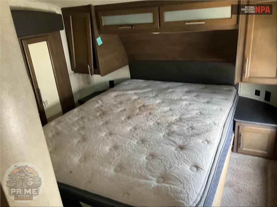 2019 Keystone Rv M-30 RLS - COUGAR FIFTH WHEEL SERIES — фото 11