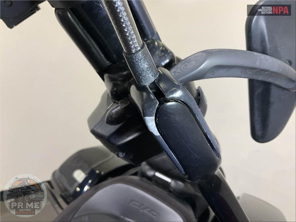 2022 Harley-Davidson FLTRXSE CVO ROAD GLIDE — фото 23