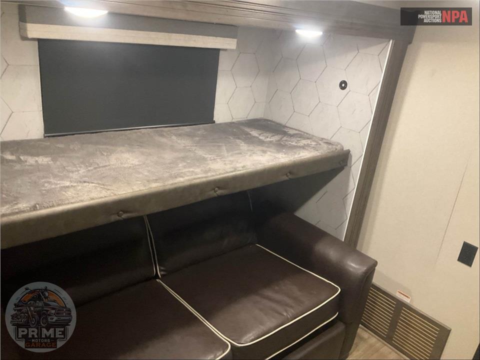 2021 Cardinal By Forest River M-377MBLE - LIMITED FIFTH WHEEL SERIES — фото 13
