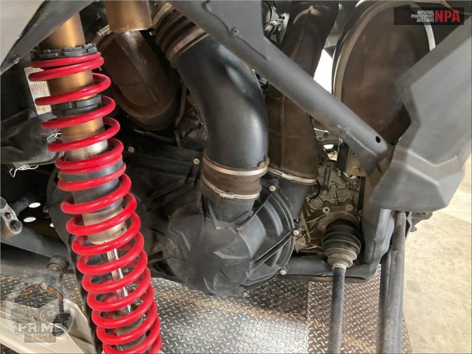 2025 Can-Am MAVERICK X3 MAX RS TURBO RR (RED & SILVER) — фото 9