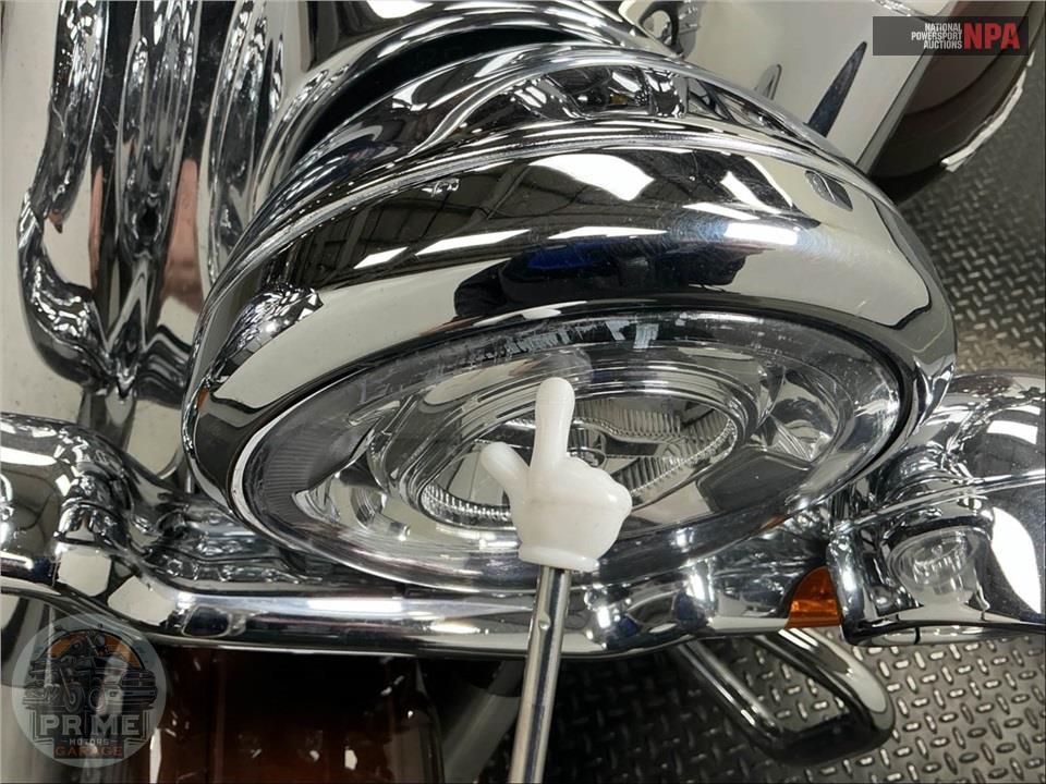 2019 Harley-Davidson FLDE DELUXE — фото 27