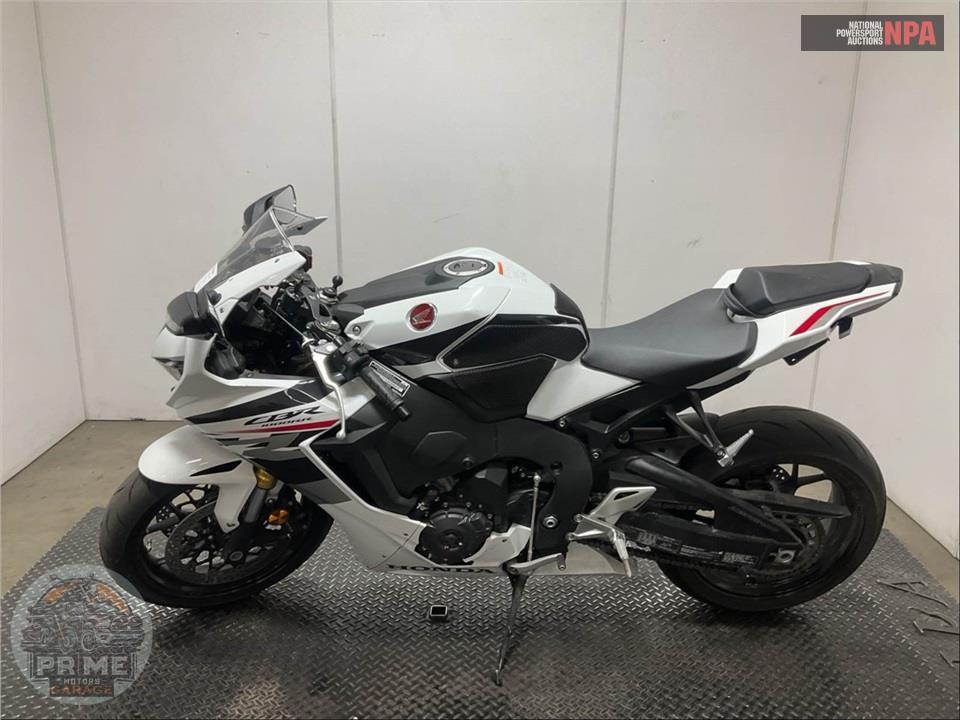 2025 Honda CBR1000RR — фото 3
