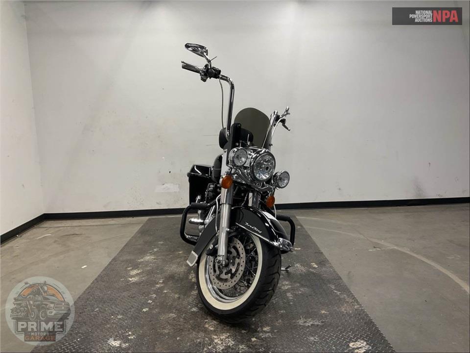 2011 Harley-Davidson FLHRC ROAD KING CLSC — фото 2