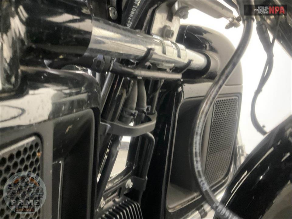 2022 Harley-Davidson FLHTCUTG TRI GLIDE ULTRA CLASSIC — фото 12