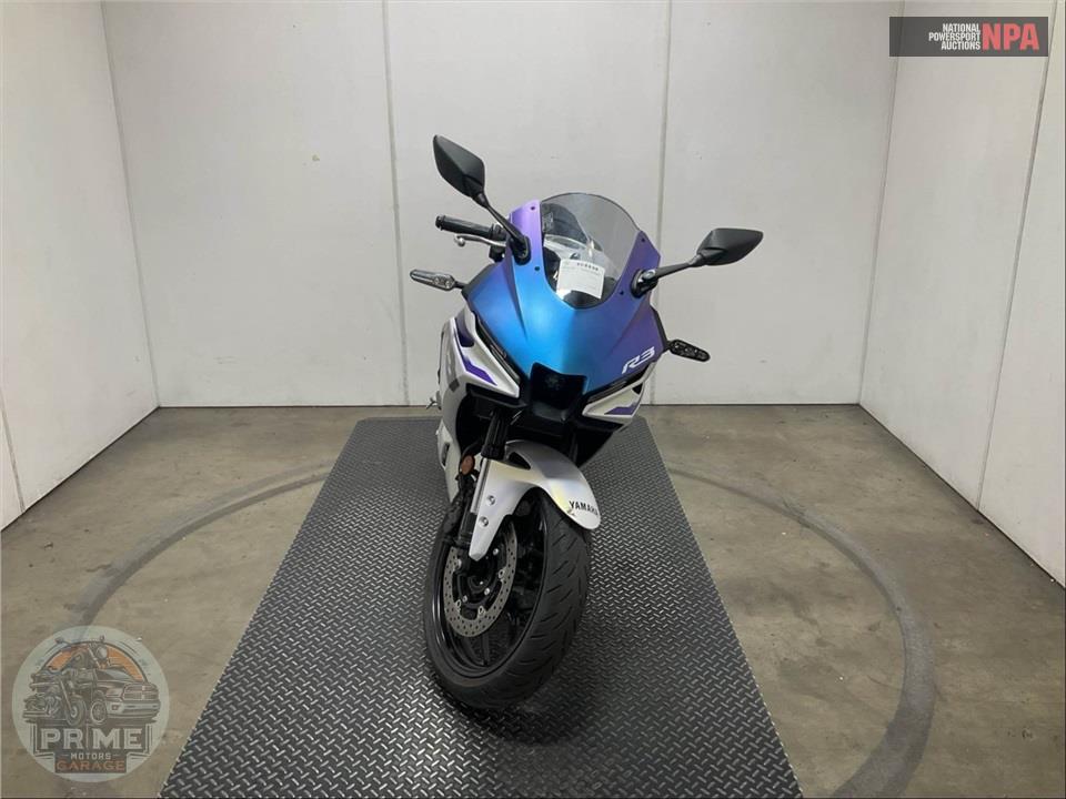 2025 Yamaha YZF-R3 — фото 2