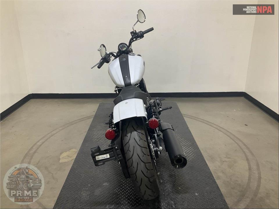 2025 Indian Motorcycle SCOUT SIXTY BOBBER LIMITED (SMOKE) — фото 4