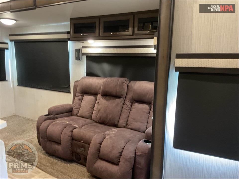 2021 Sandpiper By Forest River M-384QBOK - FIFTH WHEEL SERIES — фото 6