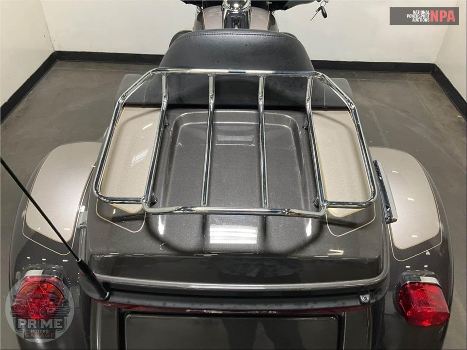 2023 Harley-Davidson FLHTCUTG TRI GLIDE ULTRA CLASSIC — фото 17