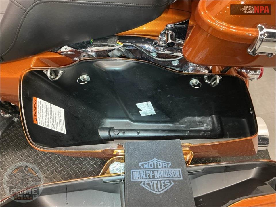 2015 Harley-Davidson FLHXS STREET GLIDE SPECIAL — фото 17