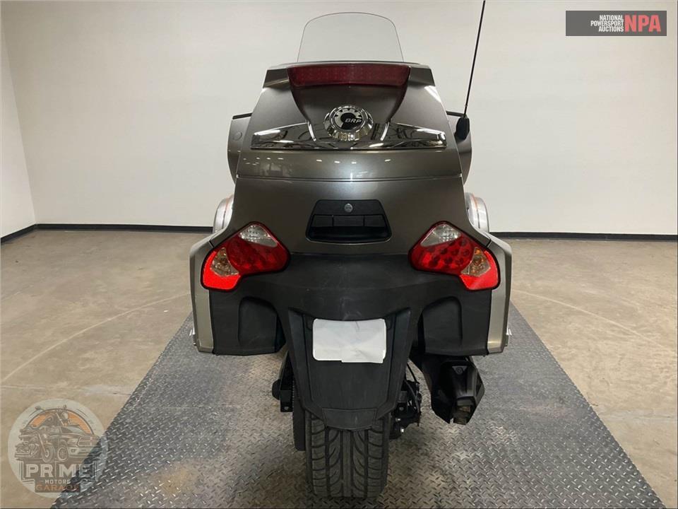 2013 Can-Am SPYDER RT-S SE5 — фото 4