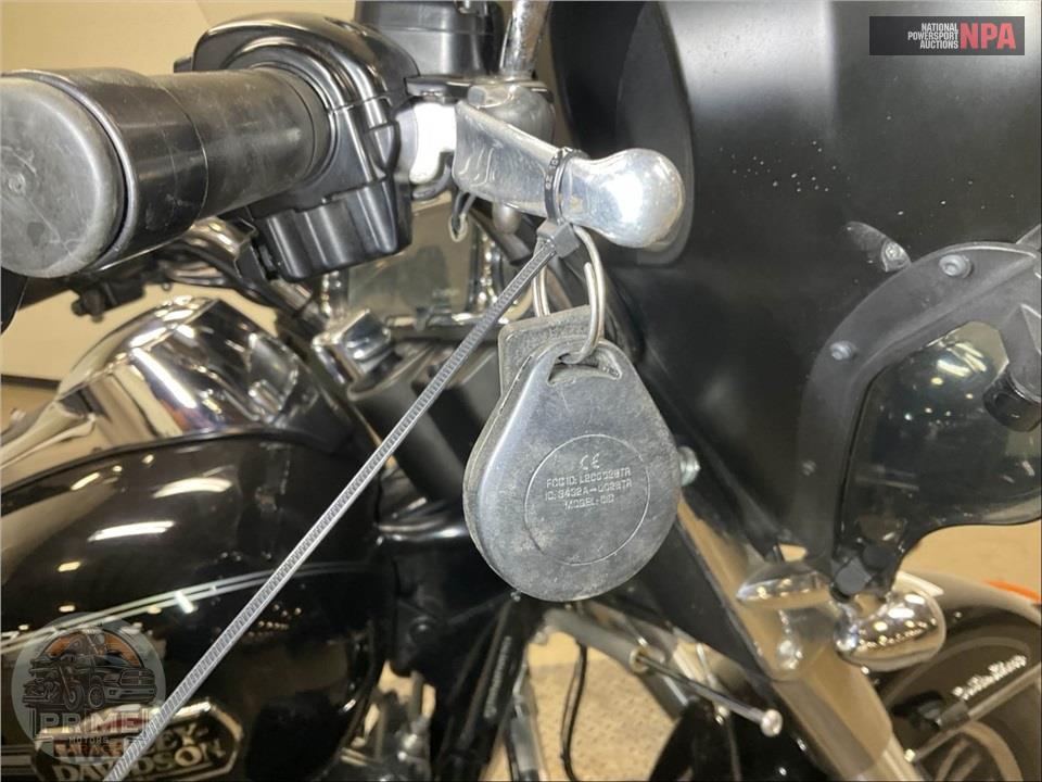 2009 Harley-Davidson FLHTCUTG TRIGLIDE ULTRA CLASSIC — фото 10