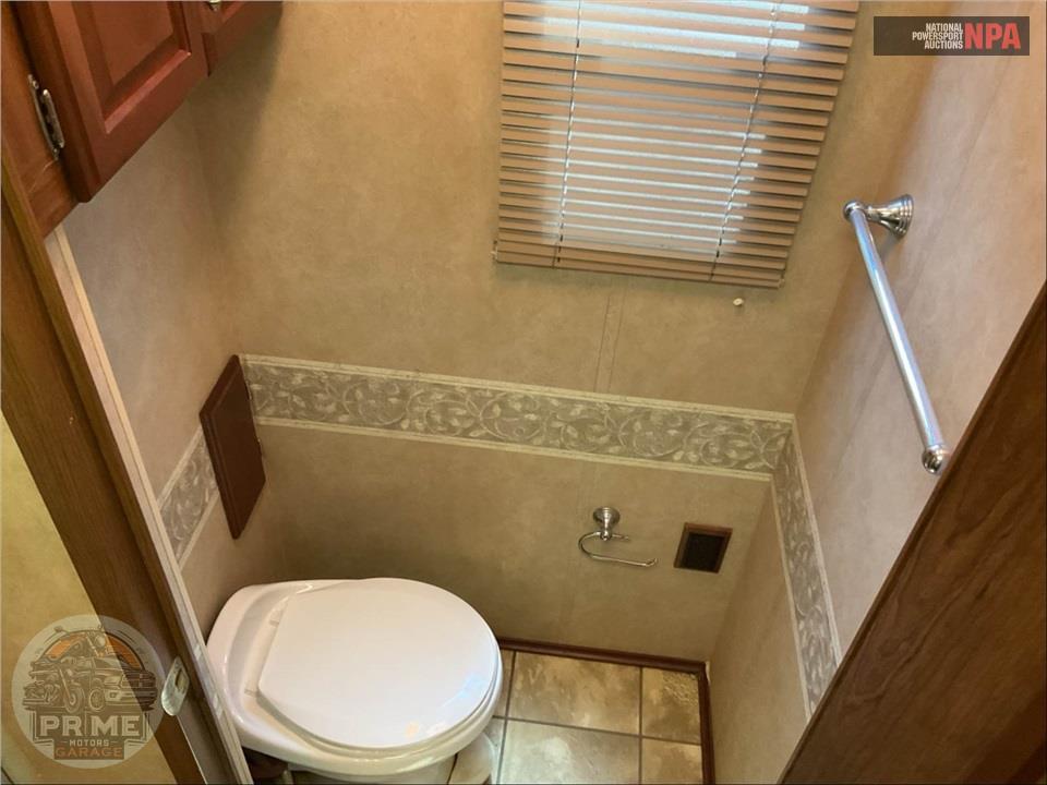 2006 Winnebago M-35A WORKHORSE ADVENTURER SERIES — фото 28