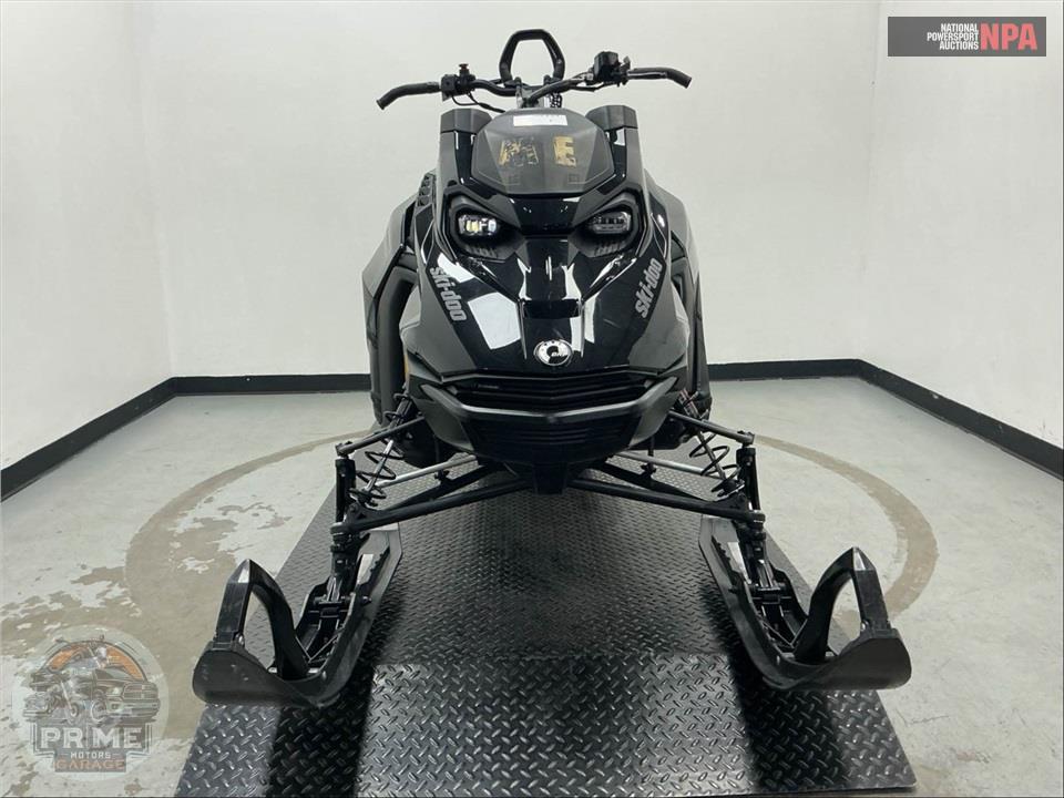 2025 Ski-Doo SUMMIT ADRENALINE WITH EDGE PACKAGE 850 E-TEC 165 3.0 — фото 2