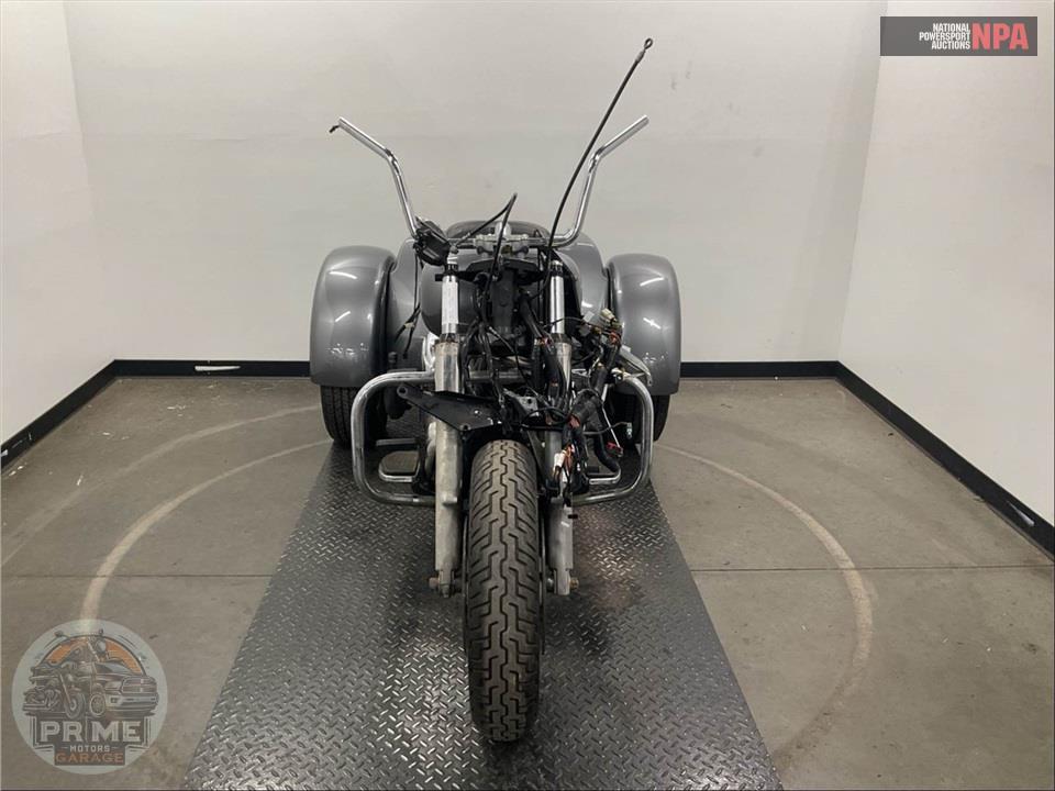 2009 Harley-Davidson FLHTCUTG TRIGLIDE ULTRA CLASSIC — фото 2