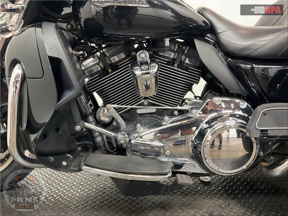 2018 Harley-Davidson FLHTCUTG TRI GLIDE ULTRA — фото 7