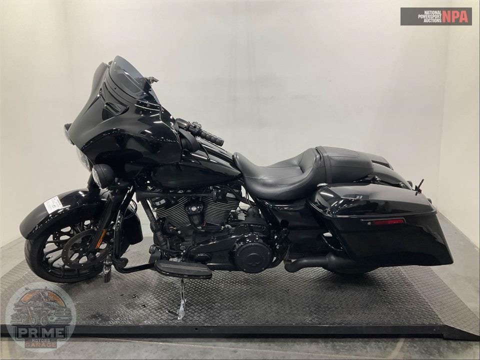 2018 Harley-Davidson FLHXS STREET GLIDE SPECIAL — фото 3