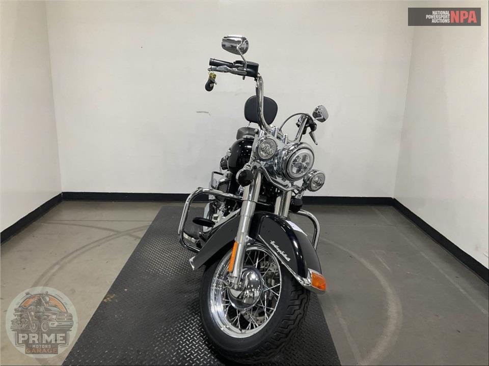 2017 Harley-Davidson FLSTC HERITAGE SOFTAIL CLASSIC — фото 2
