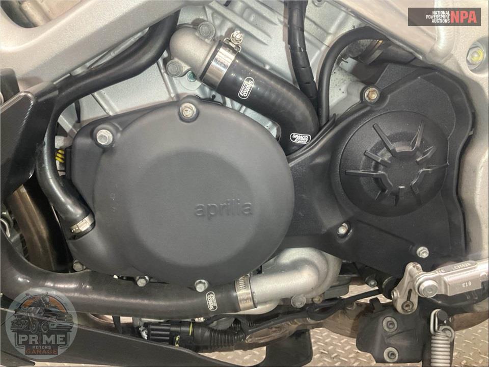 2018 Aprilia TUONO V4 1100 RR — фото 11