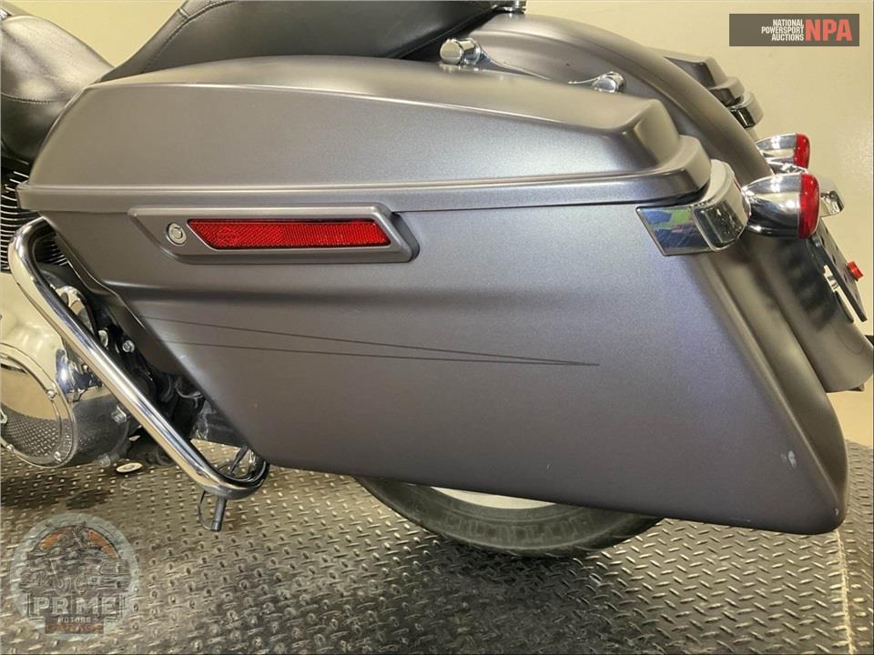 2016 Harley-Davidson FLHXS STREET GLIDE SPECIAL — фото 23