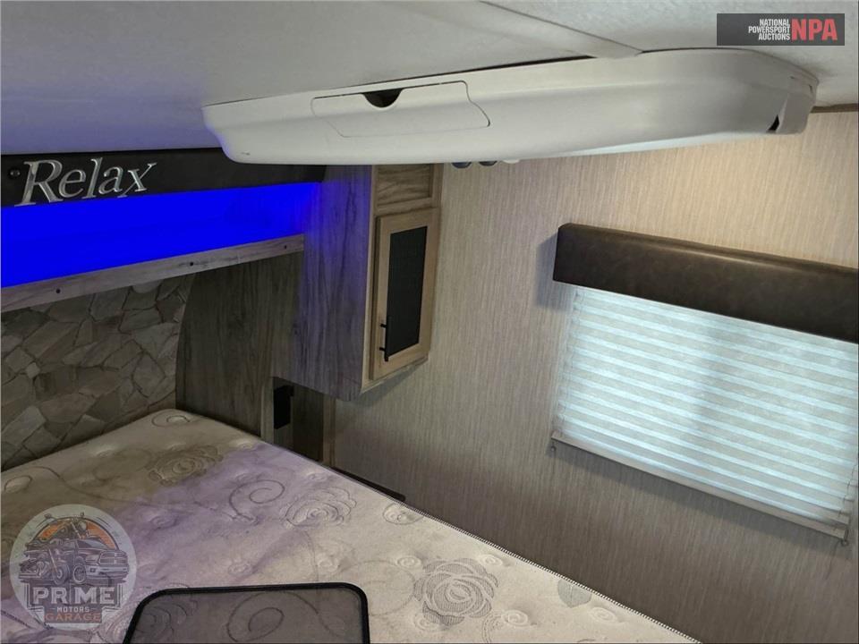 2020 Cherokee By Forest River M-311ML - ARCTIC WOLF FIFTH WHEEL SERIES — фото 11
