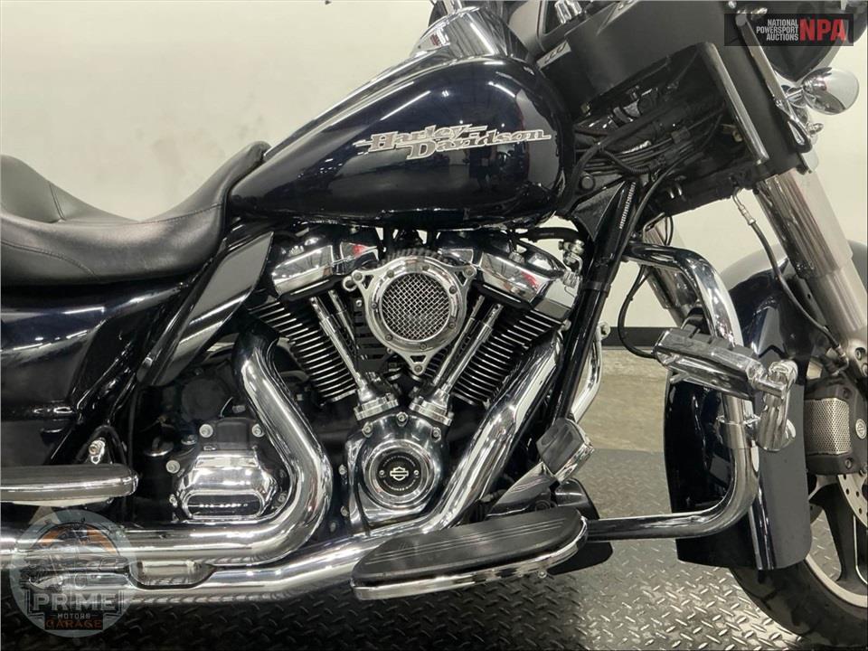 2019 Harley-Davidson FLHX STREET GLIDE — фото 6