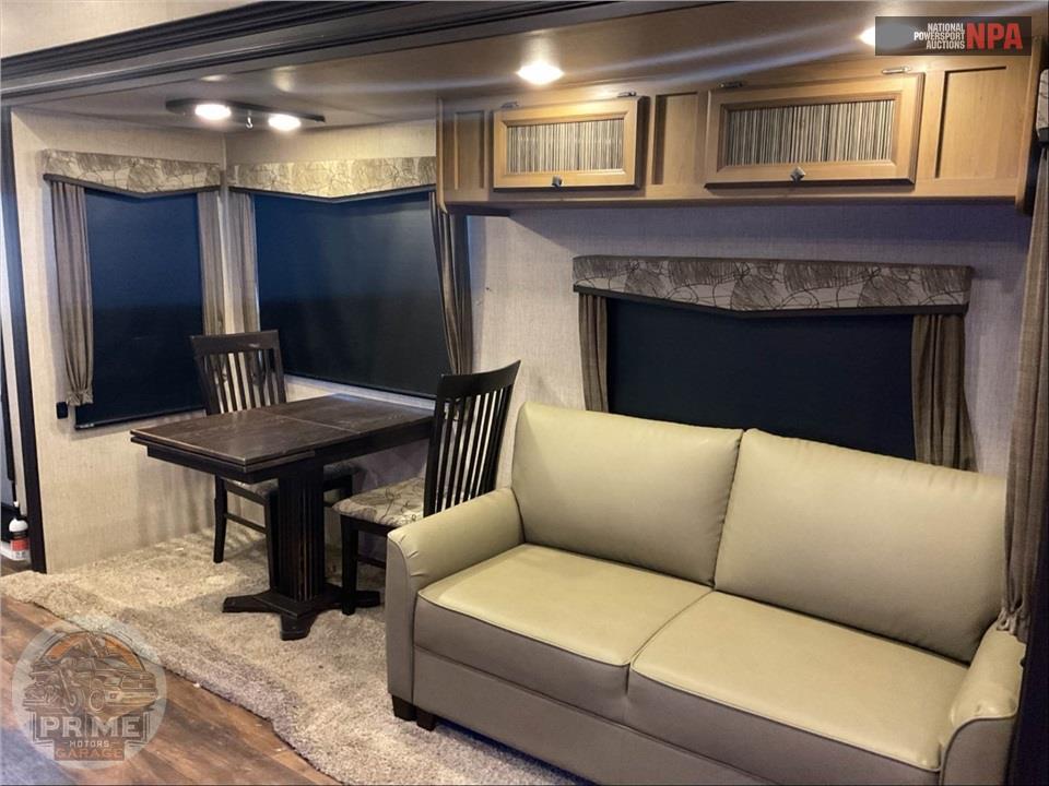 2017 Crossroads Rv M-322 RL - CRUISER FIFTH WHEEL SERIES — фото 8