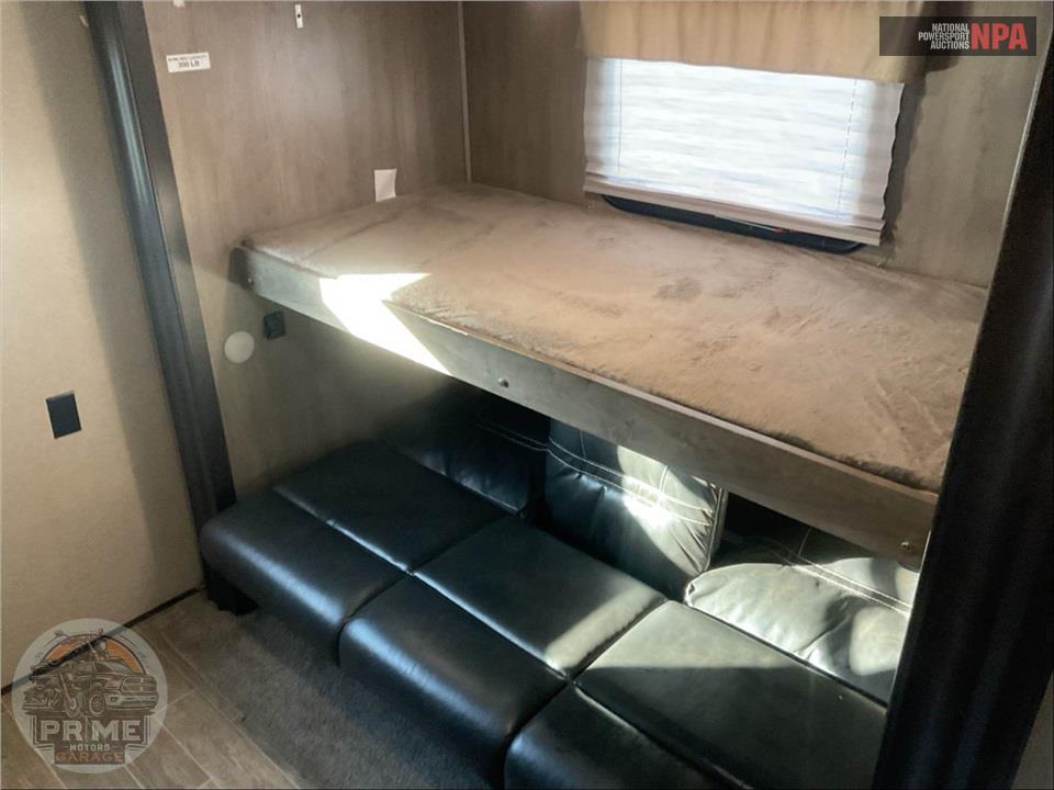 2019 Palomino By Forest River M-32RBFQ - PUMA SERIES — фото 15