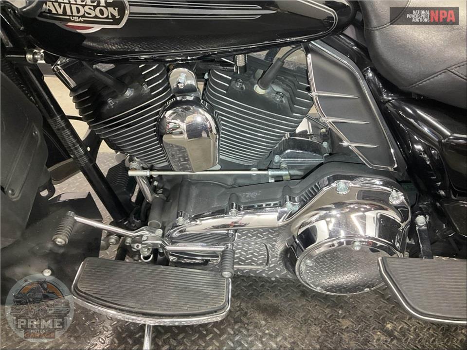 2010 Harley-Davidson FLHTCU ULTRA CLASSIC ELECTRA GLIDE — фото 7