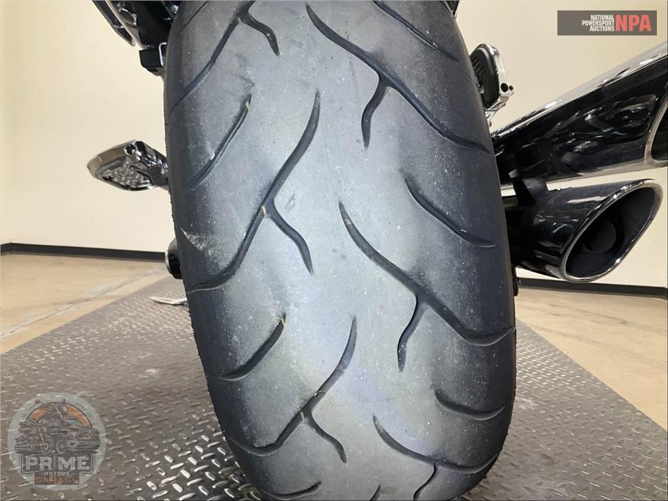 2025 Suzuki VZR1800M5 BOULEVARD M109R — фото 15