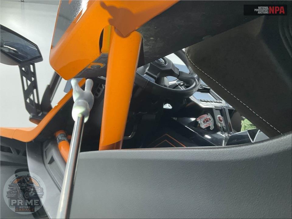 2019 Polaris SLINGSHOT SLR — фото 14