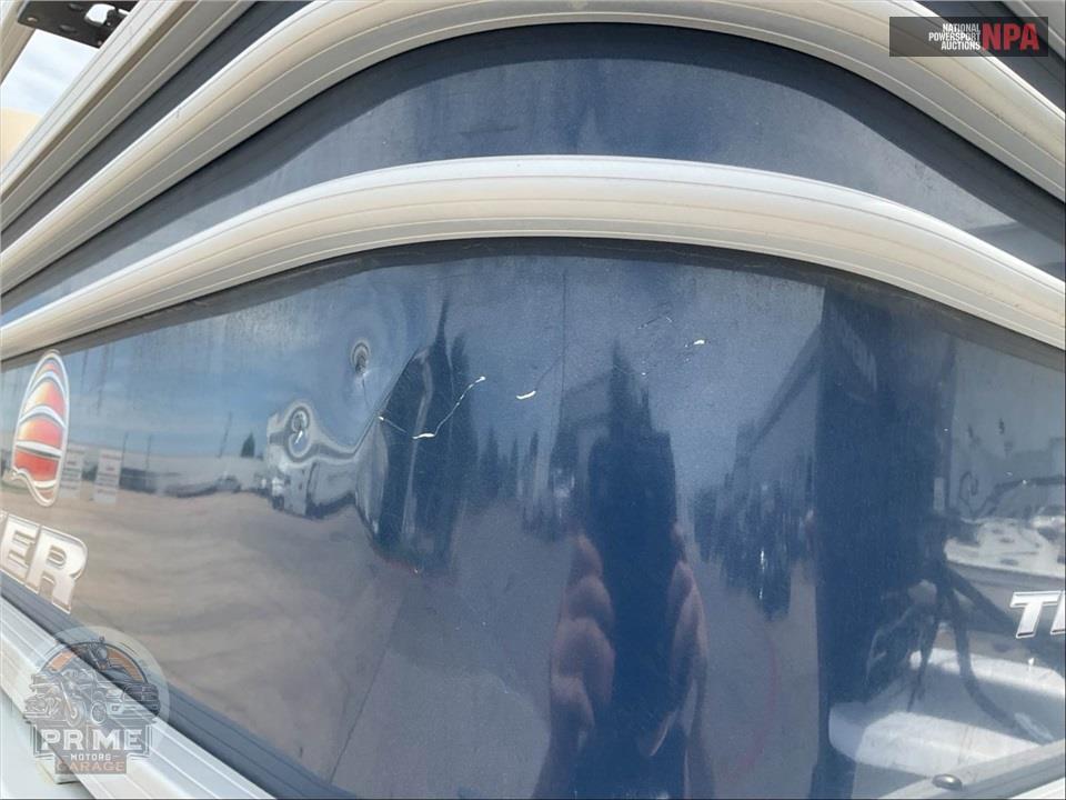 2021 Tracker Marine FISHIN BARGE 22 DLX(*) SUN TRACKER SERIES L=24 E=1 150HP MERC OB — фото 21