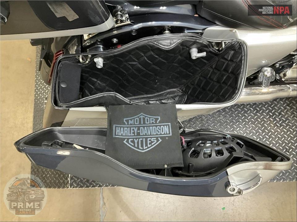 2019 Harley-Davidson FLHXSE CVO STREET GLIDE — фото 20