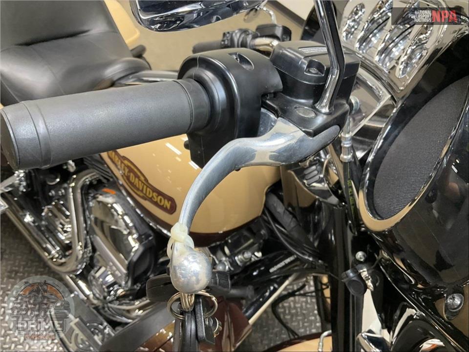 2014 Harley-Davidson FLHTK ELECTRA GLIDE ULTRA LIMITED — фото 27