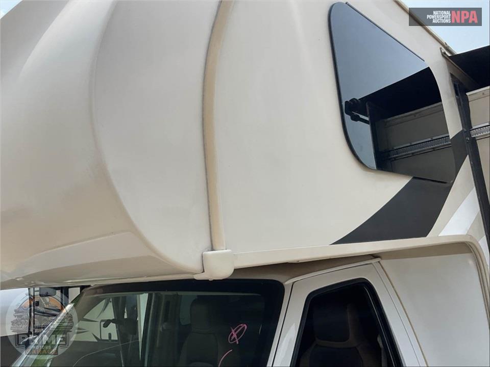 2016 Thor Motor Coach M-31L E450-V10 - CHATEAU SERIES — фото 66