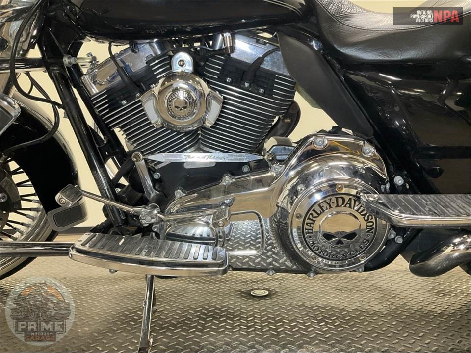 2012 Harley-Davidson FLHRC ROAD KING CLSC — фото 7