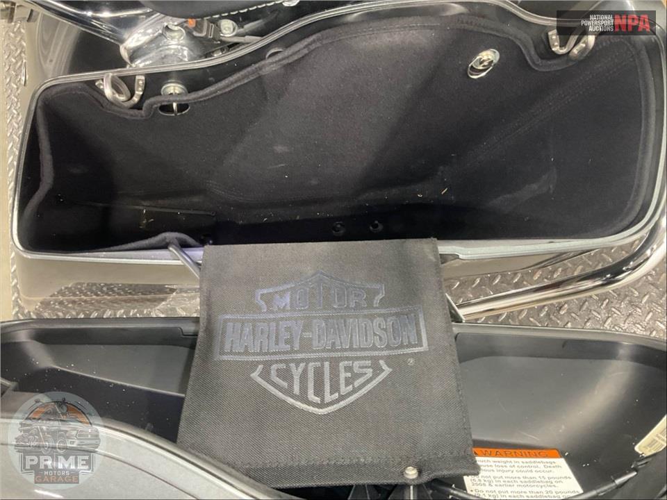 2016 Harley-Davidson FLHTKSE CVO ULTRA LIMITED — фото 22