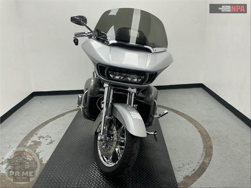 2016 Harley-Davidson FLTRUSE CVO ROAD GLIDE ULTRA — фото 2