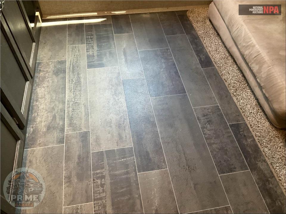 2018 Keystone Rv M-31 BKPR - BULLET PREMIER SERIES — фото 21