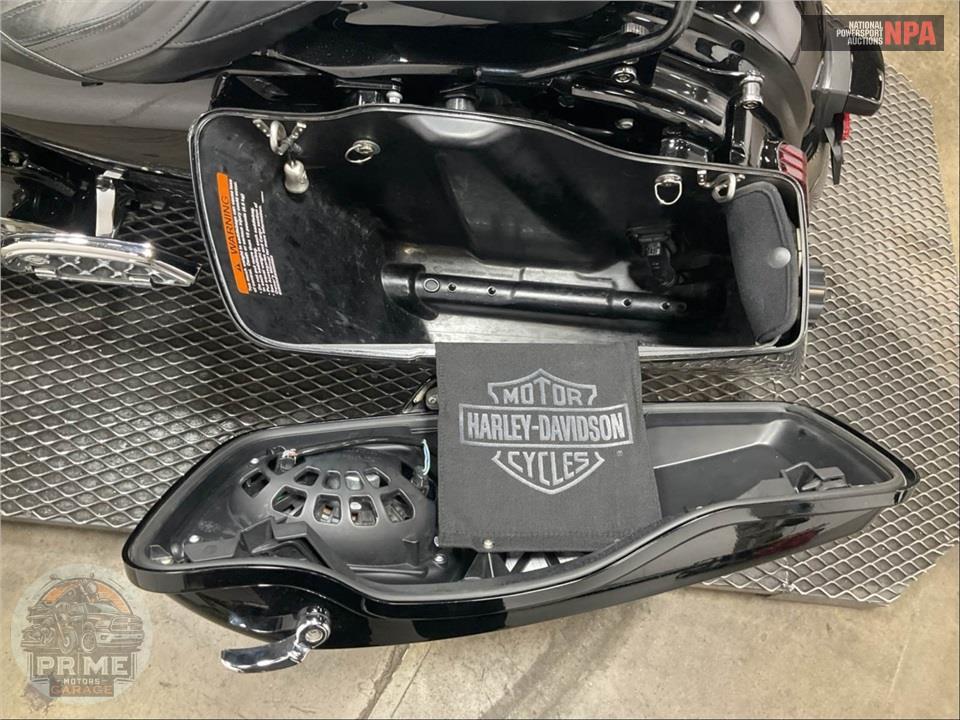 2016 Harley-Davidson FLHXSE CVO STREET GLIDE SPECIAL — фото 22