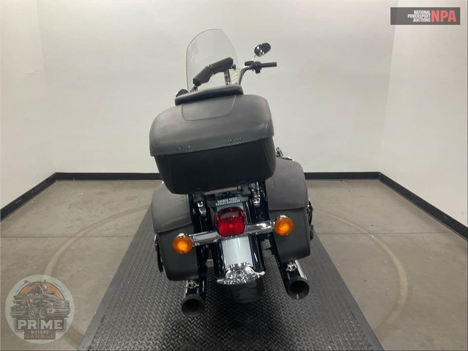 2012 Harley-Davidson FLHRC ROAD KING CLSC — фото 4